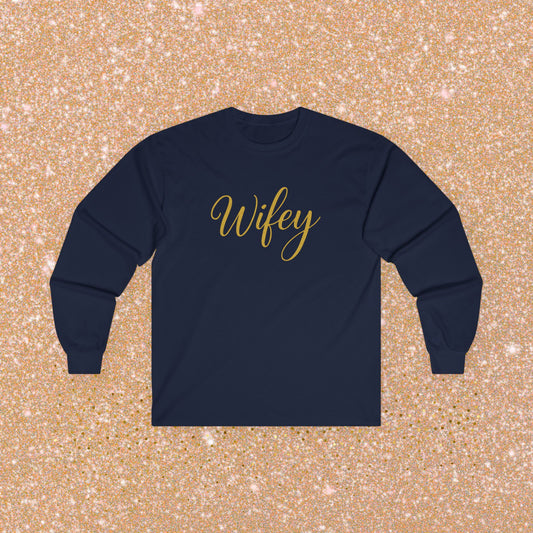 Wifey Long Sleeve Tee – Perfect for Couples, Wedding Gifts, Anniversaries, Casualwear, Bride-to-be Tee, Comfortable Style